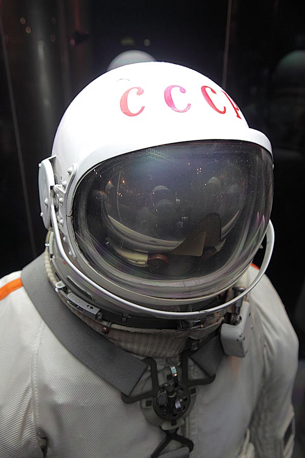Скафандр беркут. Скафандр Беркут музей космонавтики. Музей космонавтики первый Спутник.