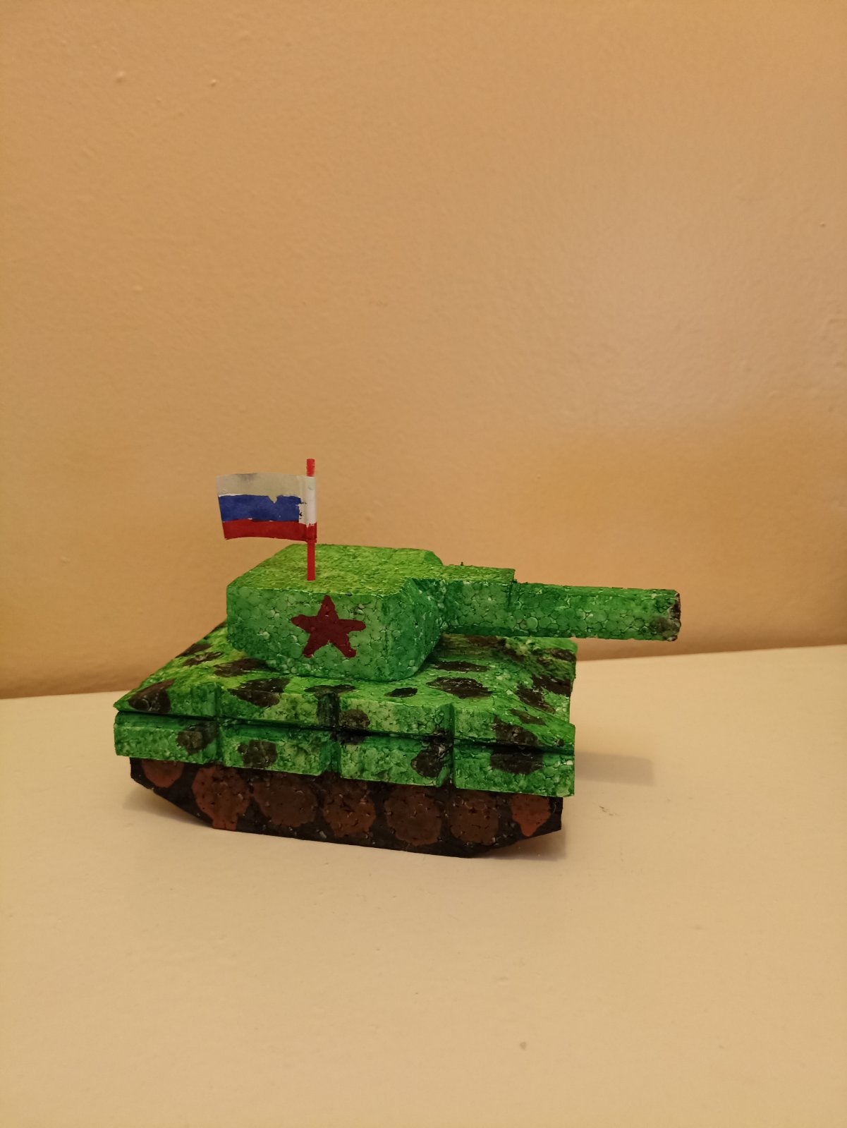 Поделка танк