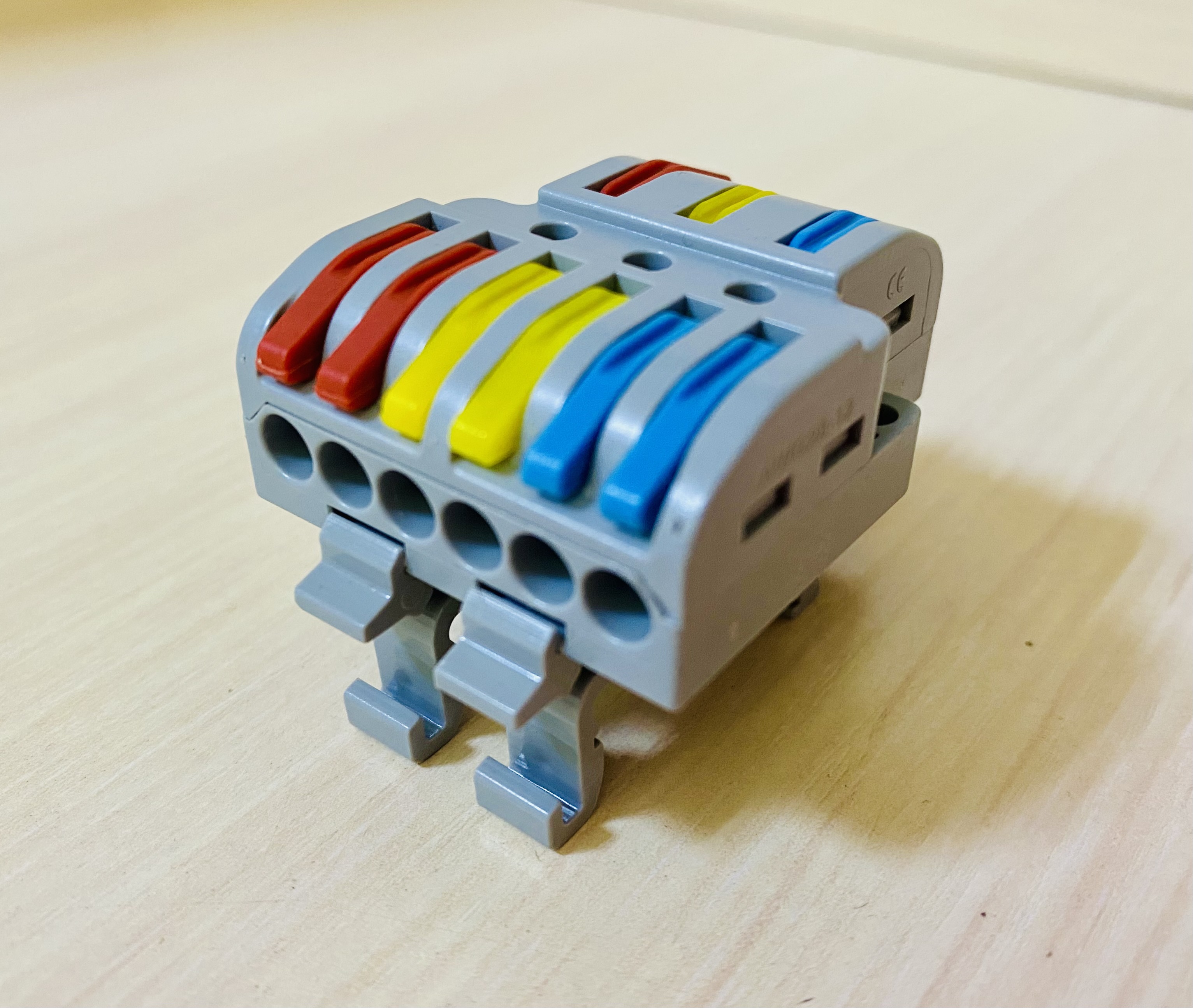 Клеммник ВАГО 6/3 с креплением на DIN рейку купить от 80 до 90 руб./шт ...