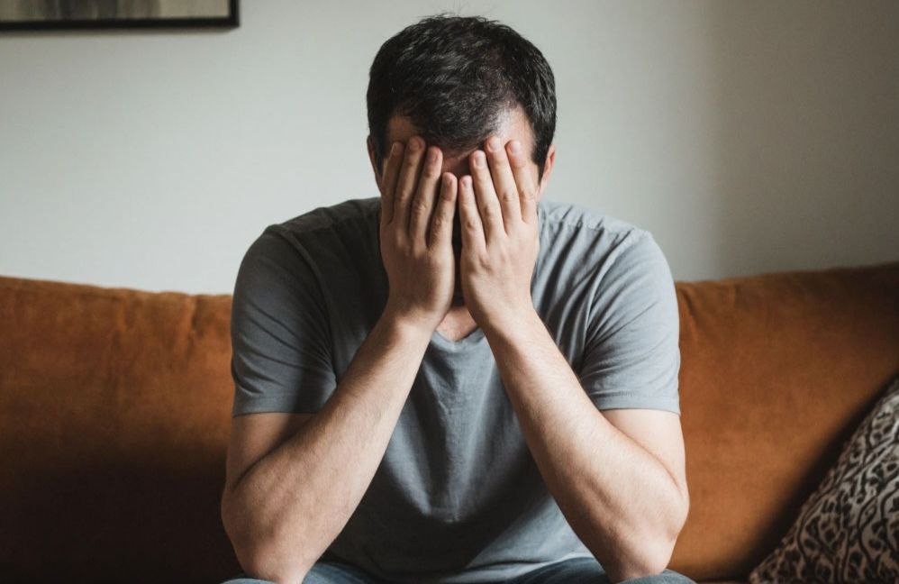 Мужская депрессия: признаки, о которых не принято говорить