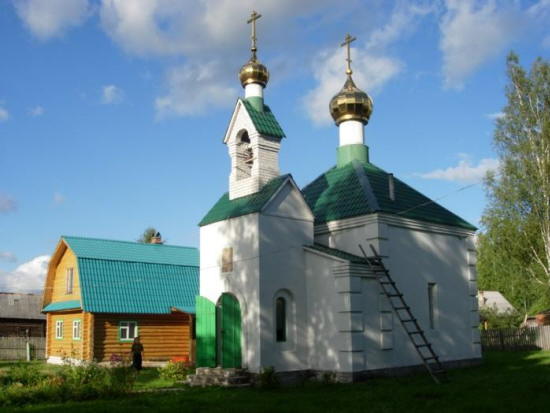 Церковь в честь Святителя Николая Мирликийского, чудотворца в п. 1-е Мая