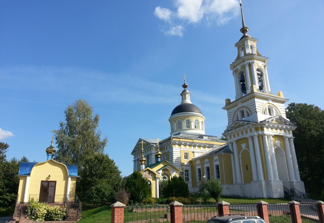 Церковь в честь Святителя Николая Мирликийского, чудотворца в д. Белое
