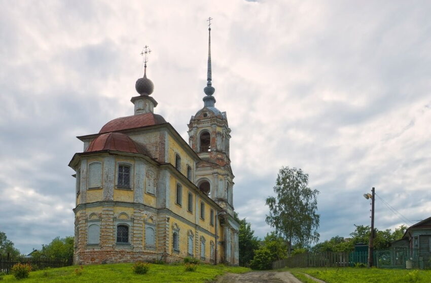 Церковь в честь Знамения Креста Господня в г. Кашин