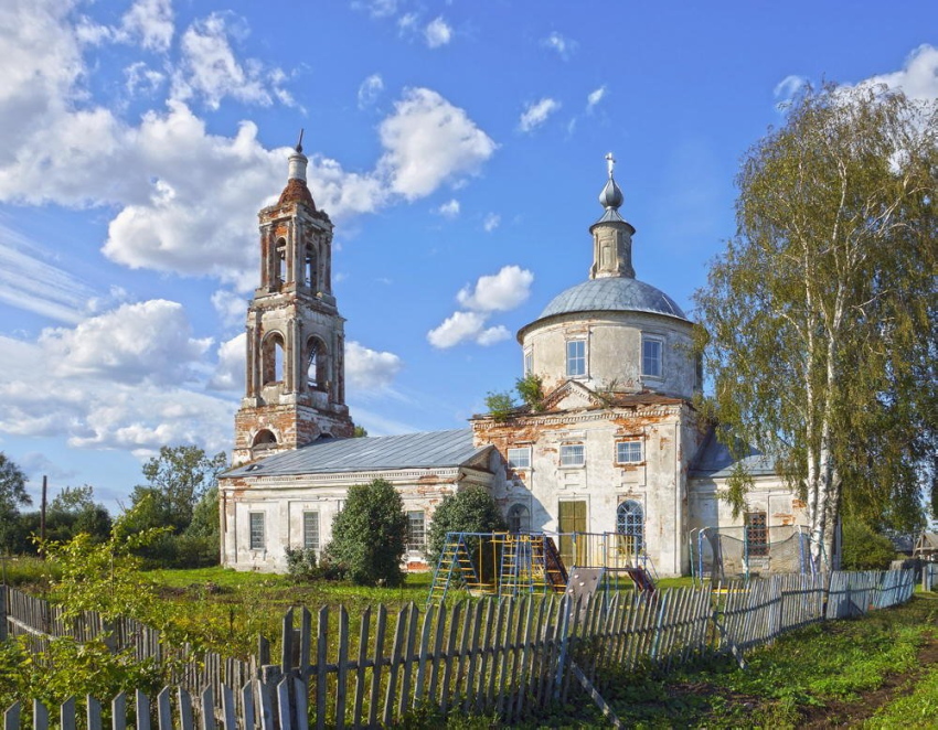 Церковь в честь Всемилостивого Спаса в с. Славково
