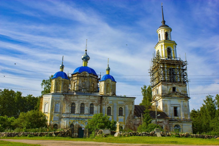 Церковь в честь Живоначальной Троицы в с.  Осечно