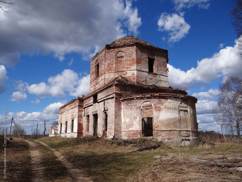 Церковь в честь Вознесения Господня в д. Дубровка