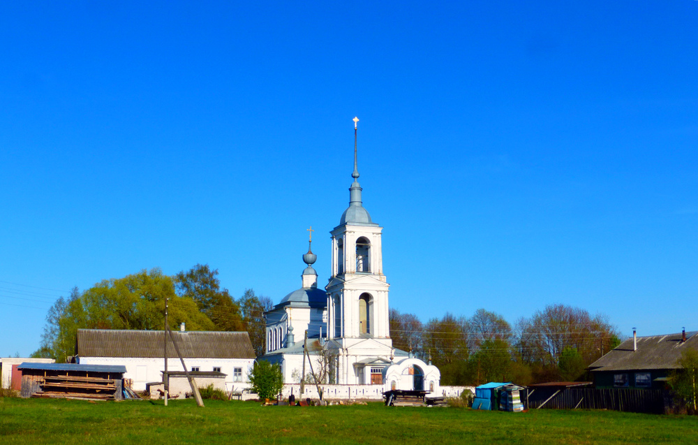 Церковь в честь иконы Божией Матери «Казанская» в д. Красное