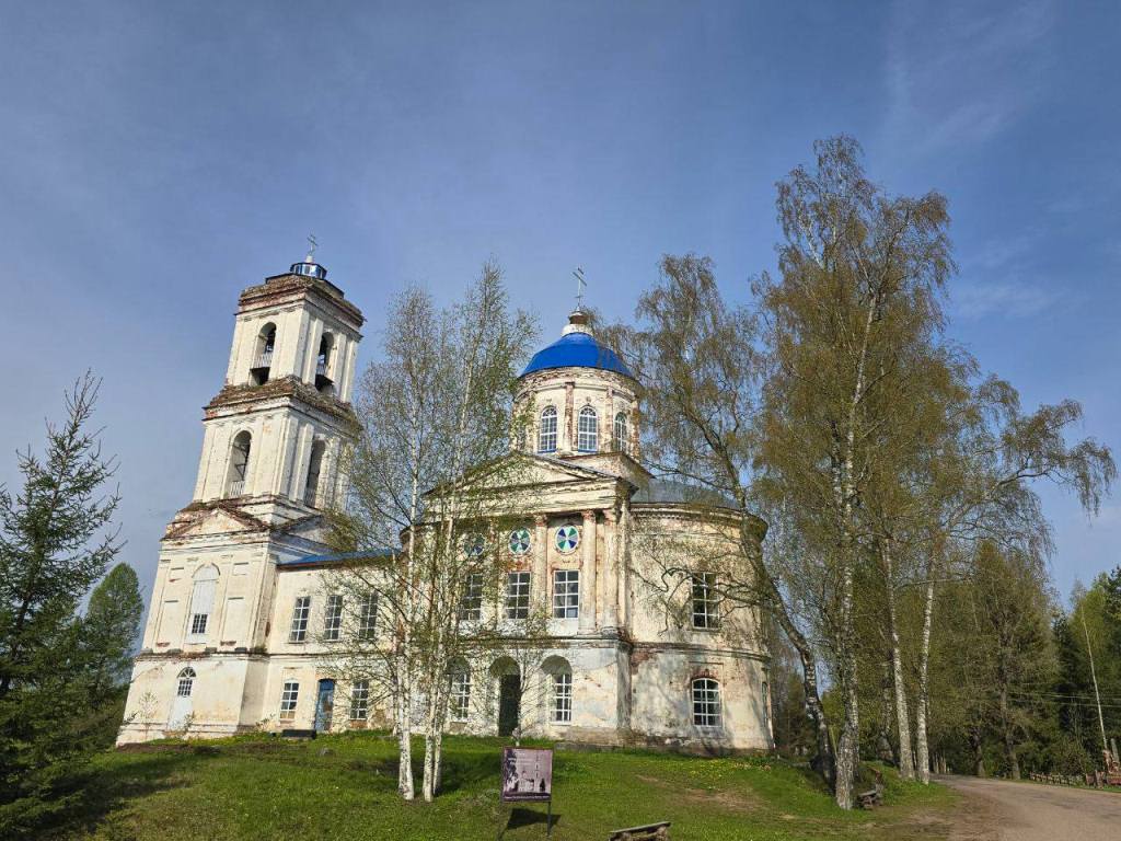 Церковь в честь св. Бессребреников Косьмы и Дамиана в с. Кемцы