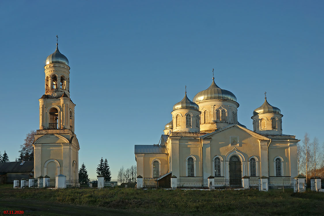 Церковь в честь Архангела Михаила в с. Красное