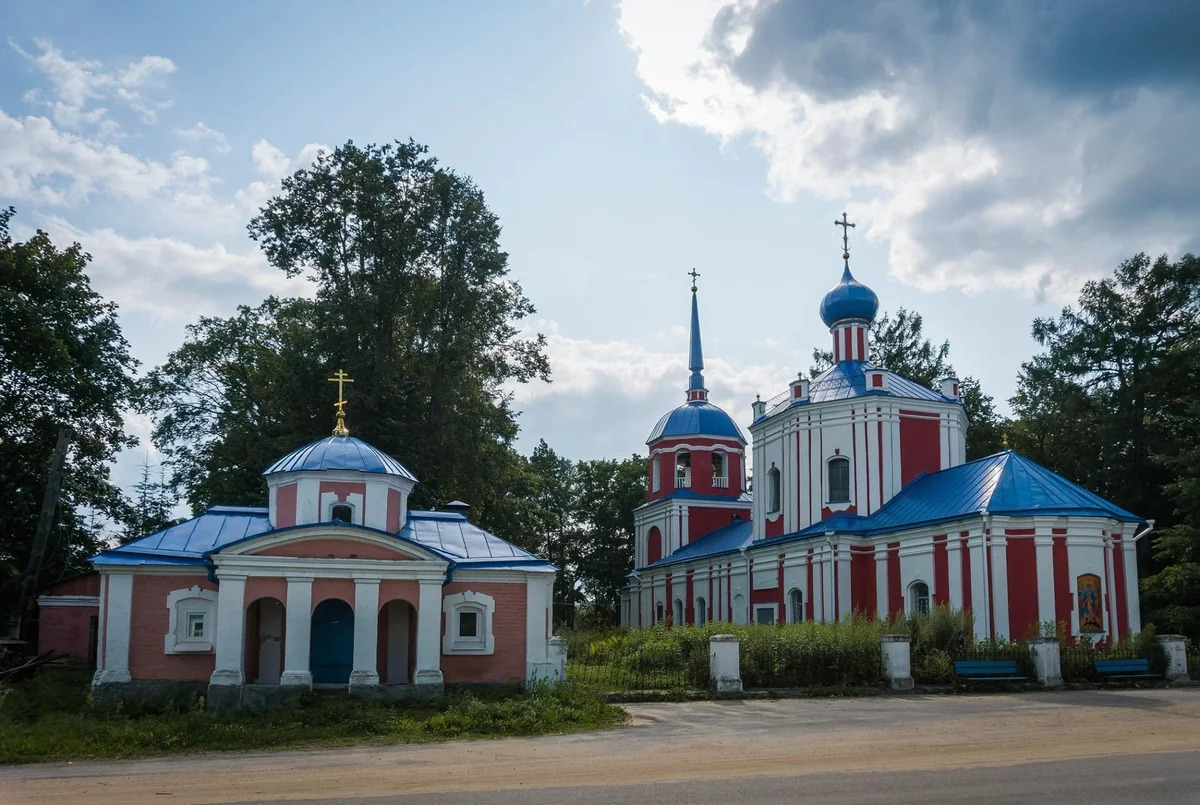 Церковь в честь Воскресения Христова в д. Прутня