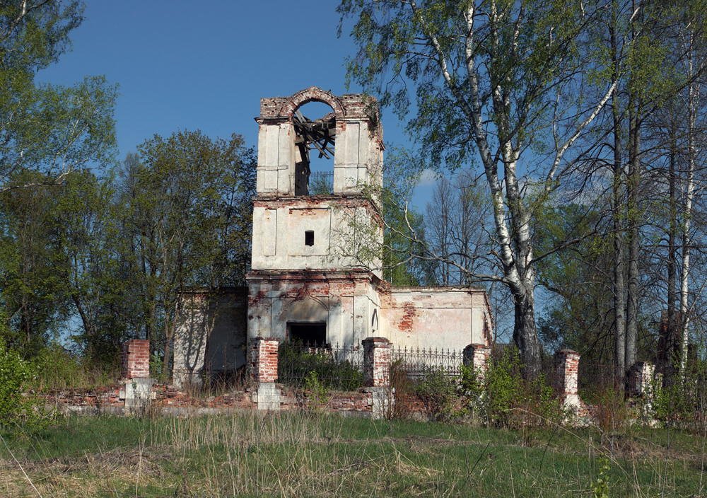 Церковь в честь святого благоверного князя Александра Невского в д. Переслегино