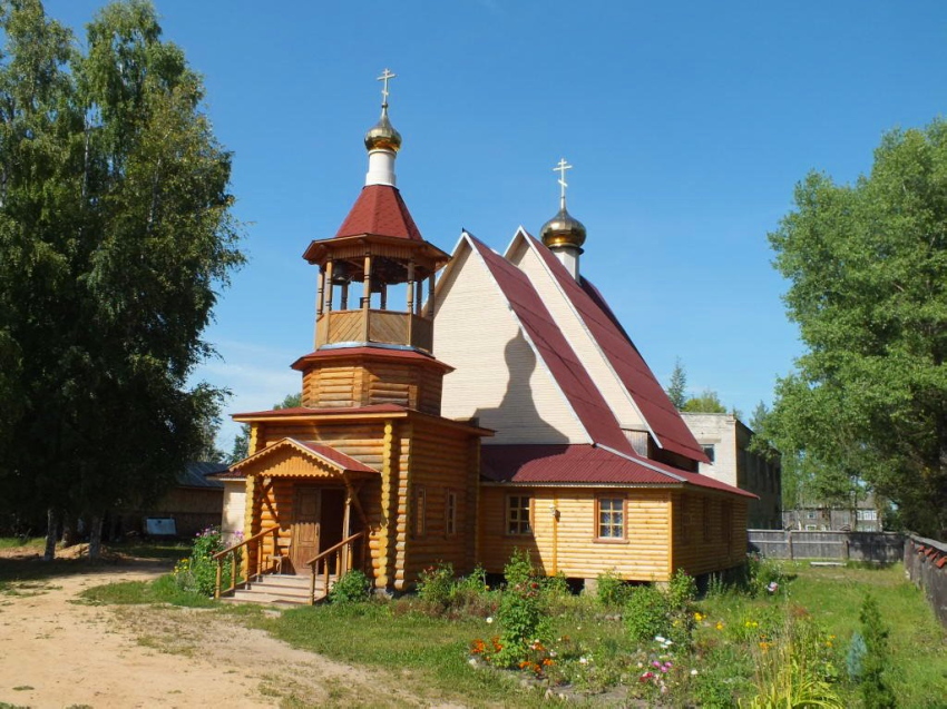 Церковь в честь Воздвижения Креста Господня в п. Селище