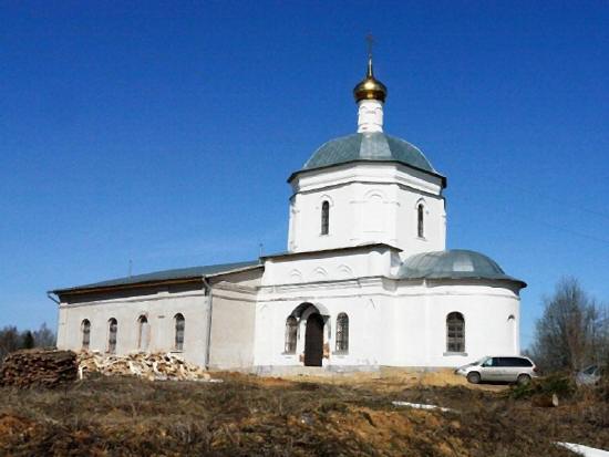Церковь в честь Преображения Господня в д. Сухошины