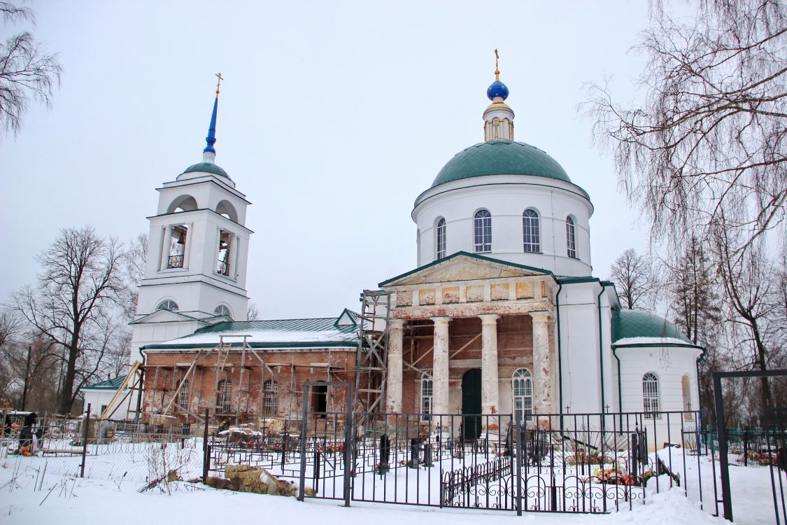 Церковь в честь Святой Живоначальной Троицы в д. Крутец