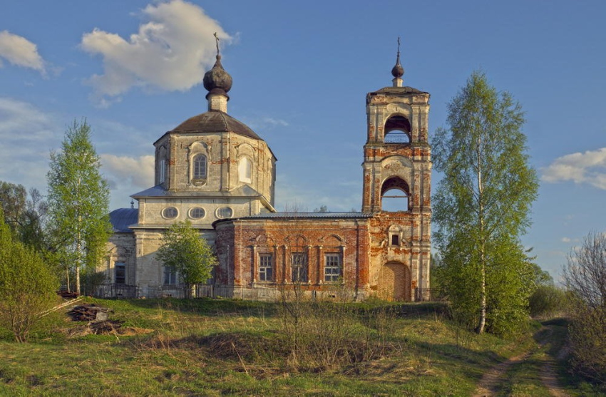 Церковь в честь Троицы Живоначальной в д. Анненское