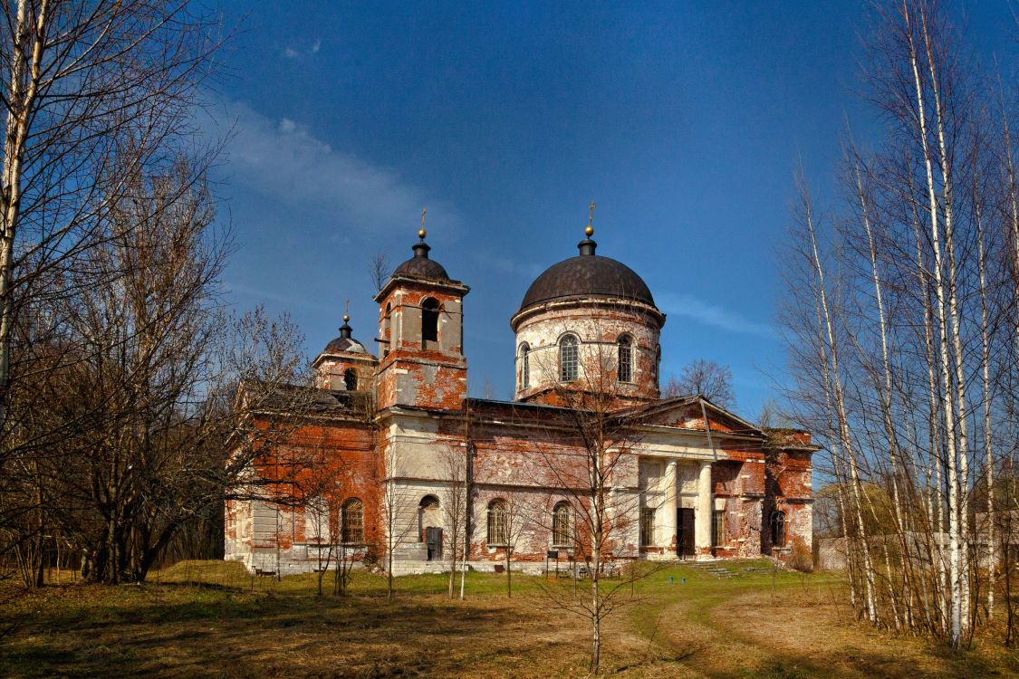 Церковь в честь великомученика Димитрия Солунского в д. Печетово