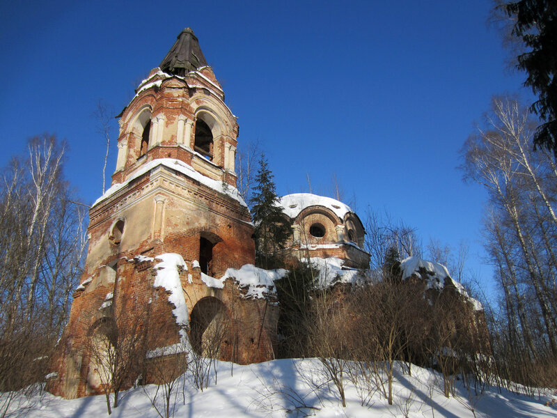 Церковь в честь Живоначальной Троицы в д. Казнаково