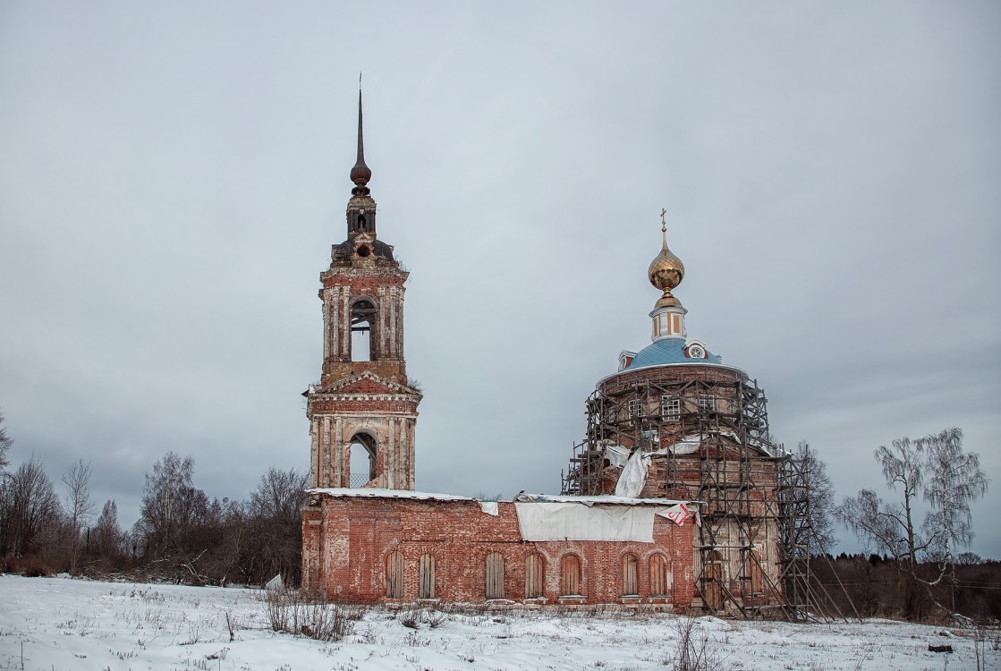 Церковь в честь Благовещения Пресвятой Богородицы в с. Апухтино