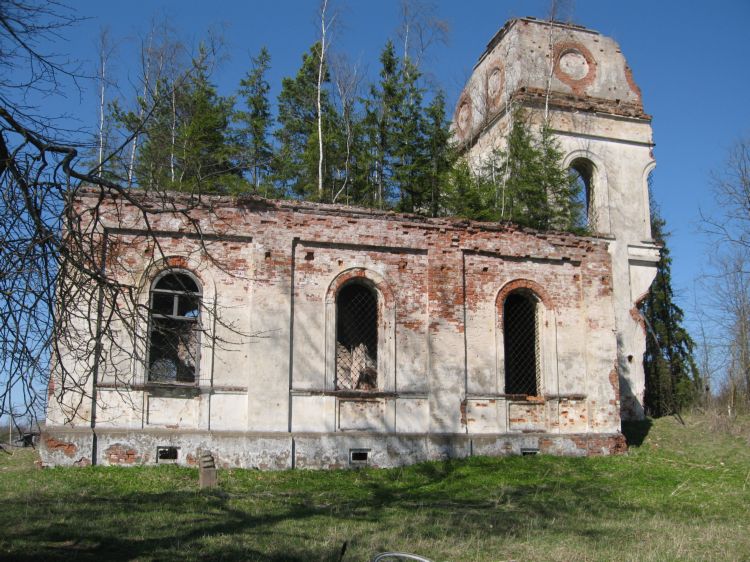 Церковь в честь Воздвижения Креста Господня в д. Хотошино