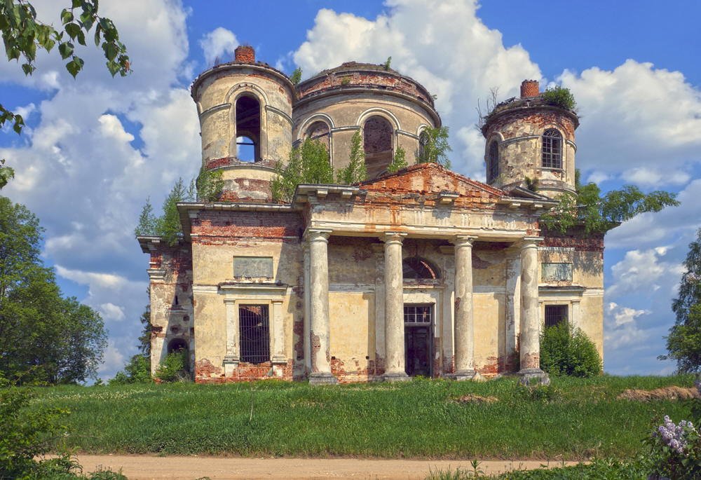 Церковь в честь Троицы Живоначальной в д. Кунино