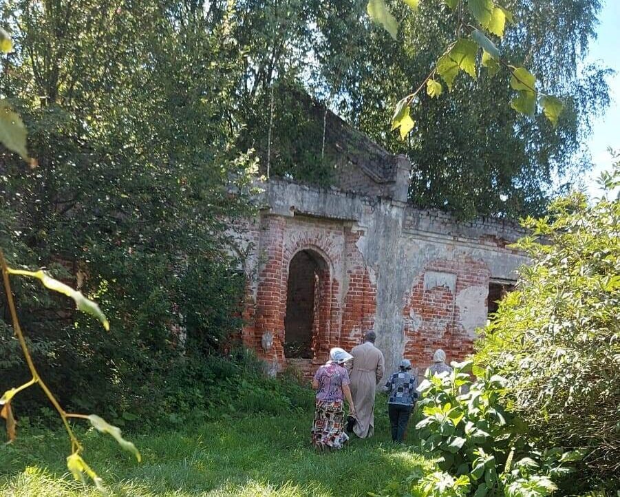 Церковь в честь святителя Николая Чудотворца в д. Студеное Поле
