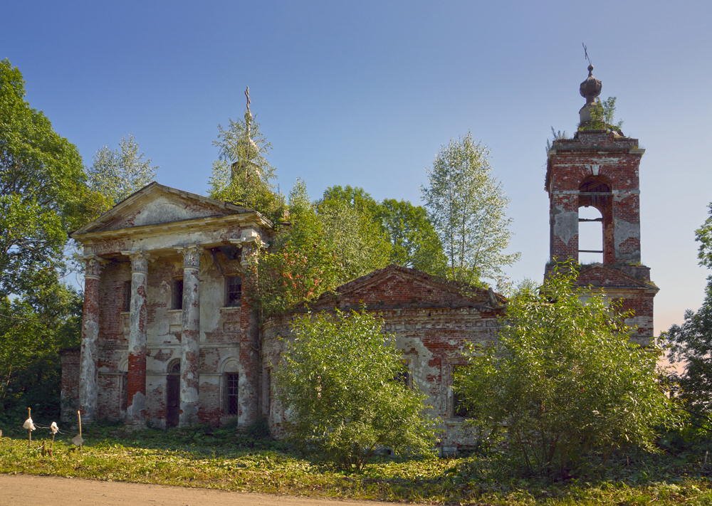 Церковь в честь Воскресения Христова в д. Паскино