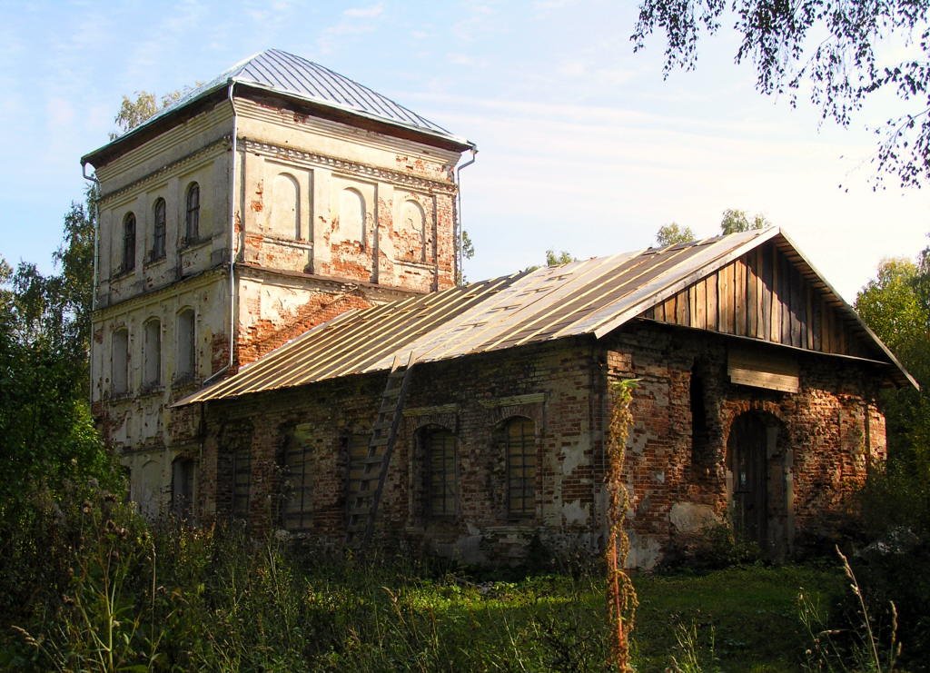Церковь в честь Сошествия Святого Духа в урочище Лучинники