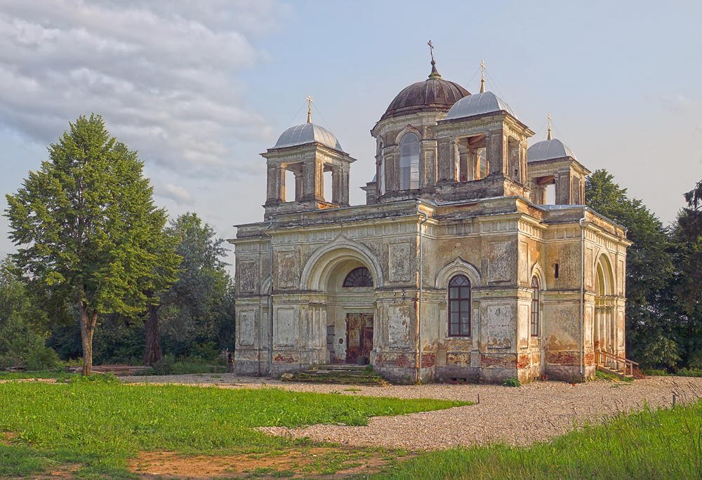 Церковь в честь Успения Пресвятой Богородицы в д. Родня (приписная к Старицкому Свято-Успенскому мужскому монастырю)