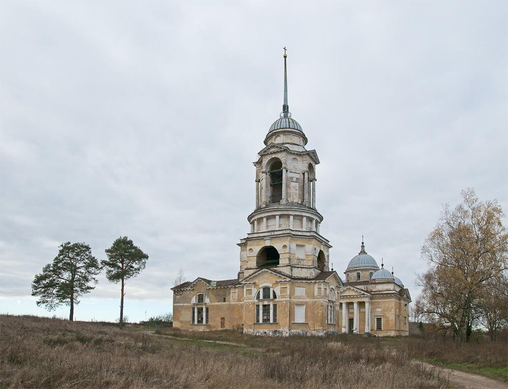 Церковь-колокольня в честь Спаса Нерукотворного Образа в г. Старица