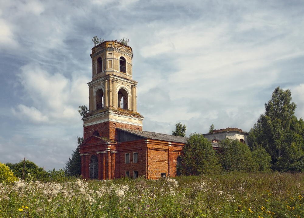 Церковь в честь Воскресения Христова в д. Буконтово