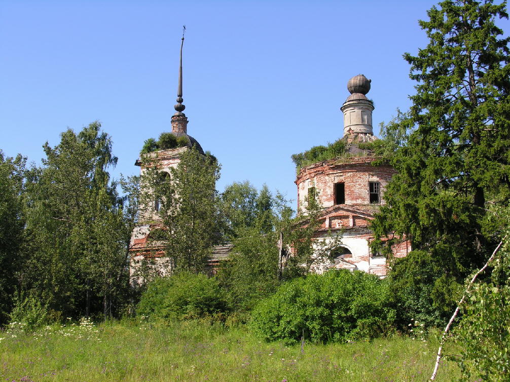 Церковь в честь Казанской иконы Божией Матери в д. Русилово